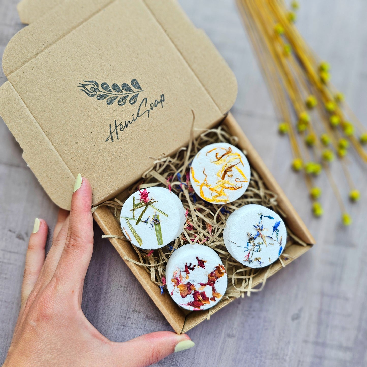 eco friendly bath bomb gift set