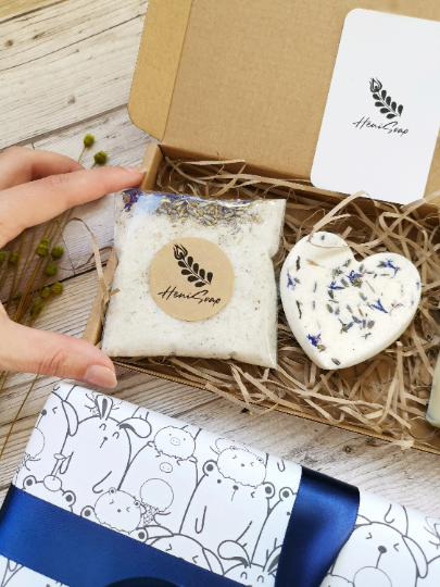Relaxing bath salts